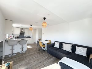 Photo 2- click for photo gallery